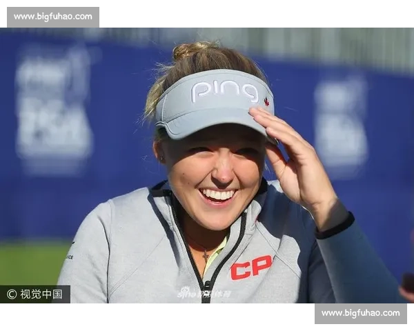 赖斯跨界掌镜香港球衣拍摄：用戏剧美学定格城市基因